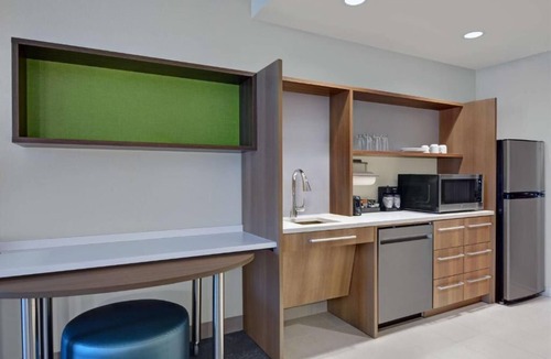 Upper Grand Lagoon Hotel | Beachside Suite | Gym & Pool Access | Free Breakfast Included