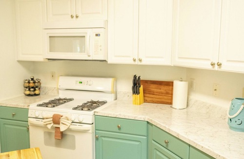 Gulfport Villa | Beachy Villa! Just Renovated/2 Min to Beach/Pools!