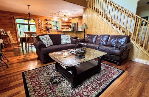 Warm Springs Cabin | Beacon of Light - Whole Cabin -Close to Callaway Gardens. Pet-friendly!