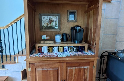 Rabun Gap Cabin | Bear Creek-Mountain views, decks that surround, and 3 creeks to discover!