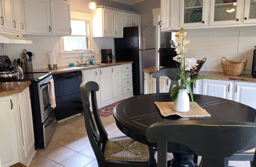 Burton House | Beaufort SC Newly Renovated 2 Bedroom 2 Bath Sleeps 6