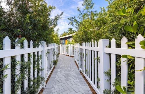 Sailboat Bend House | Beautiful 2 BR Apartment - Bright and Spacious