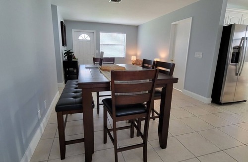 Riviera Beach House | Beautiful 3 bedroom house 5 mins from Singer Island Beach!