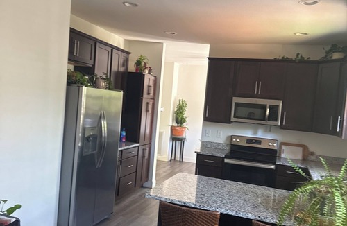 Lynn House | Beautiful 3-bedroom house with AC in pleasant Columbus