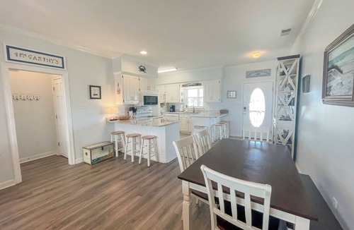 Dauphin Island House | Beautiful 3BR/2BR Getaway that has a gorgeous bay view!