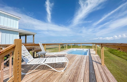 Dauphin Island House | Beautiful 3BR/2BR Getaway that has a gorgeous bay view!