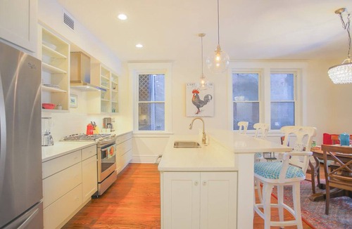 Historic Downtown Savannah Apartment | Beautiful, Centrally Located, Design District Apartment by Lucky Savannah