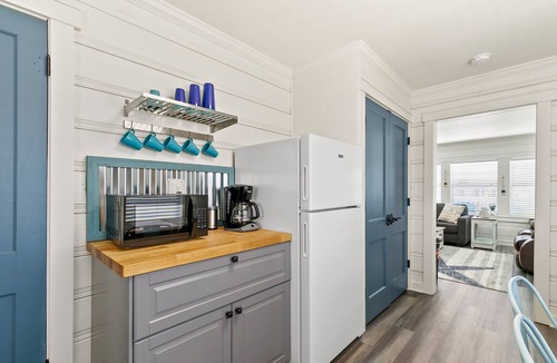 Surfside Beach House | Beautiful coastal home recently renovated and ready for travelers