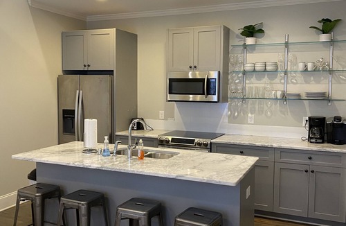 Auburn House | Beautiful Downtown Auburn Cottage In A Quaint Setting!
