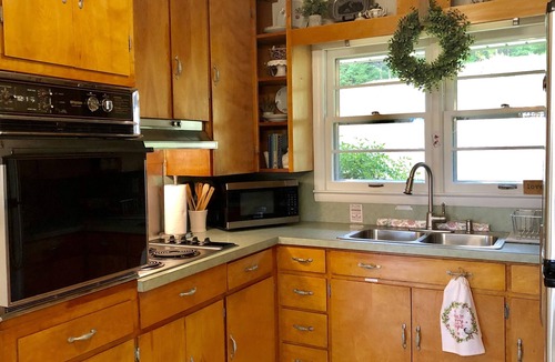 Franklin House | Beautiful, Easy Access Farmhouse with attention to Detail and Spectacular Views