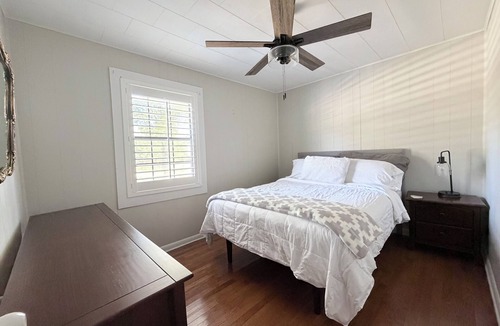 Cullman House | Beautiful farmstay minutes from I-65 and Smith Lake. Plenty of boat parking