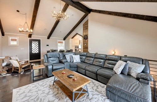 Franklin House | Beautiful Franklin Home w/Bunkhouse & Hot Tub!