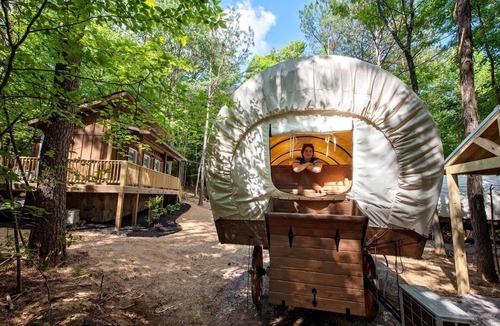 Benton House | Beautiful Glamping Wagon Great for Outdoor Adventures in Tennessee