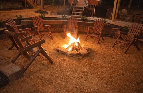 Benton House | Beautiful Glamping Wagon Great for Outdoor Adventures in Tennessee