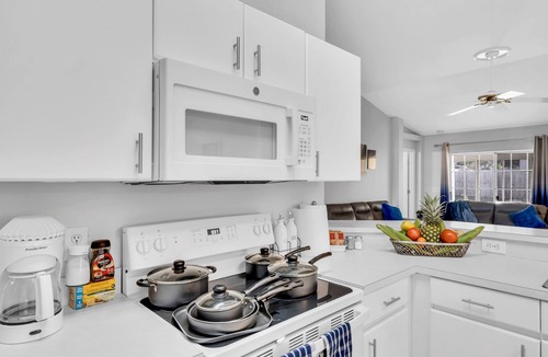 Boyette Springs House | Beautiful home. Free parking, hot tub, laundry, 2 king beds, great for families.