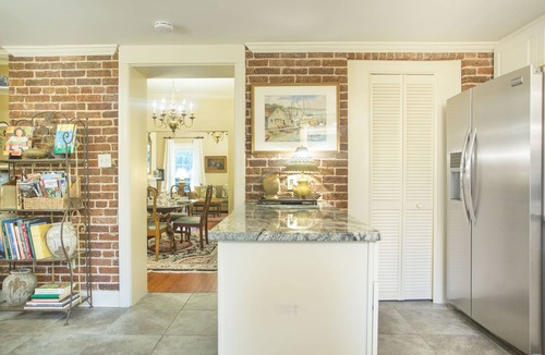 Historic Downtown Savannah House | Beautiful Home Overlooking Chatham Square w/Parking by Lucky Savannah