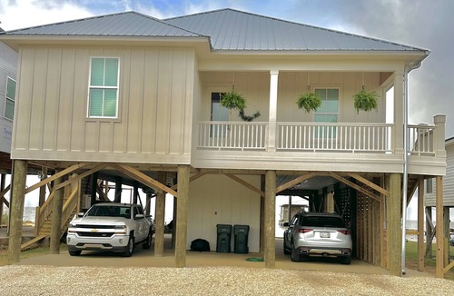 Fairhope House | Beautiful, impeccably clean bayfront home with private dock.
