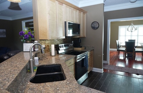 Blackshear House | Beautiful Lake front house for a fabulous getaway for large family! Sleeps 8