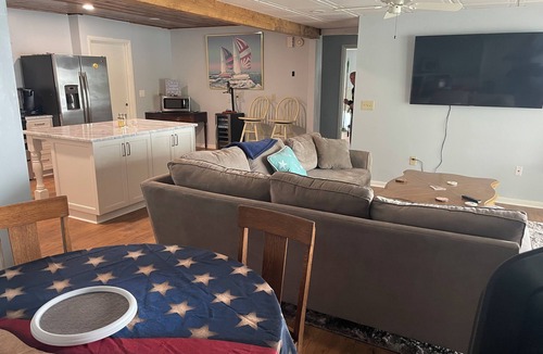 Seneca Apartment | Beautiful Lake Keowee Flat minutes from Clemson University.