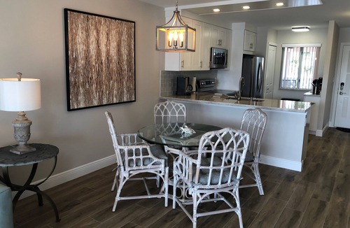 Jupiter Condo | Beautiful Lakefront Condo, Close Walk to Beach, Harbourside & Jupiter Nightlife!