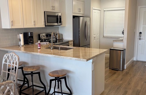 Jupiter Condo | Beautiful Lakefront Condo, Close Walk to Beach, Harbourside & Jupiter Nightlife!