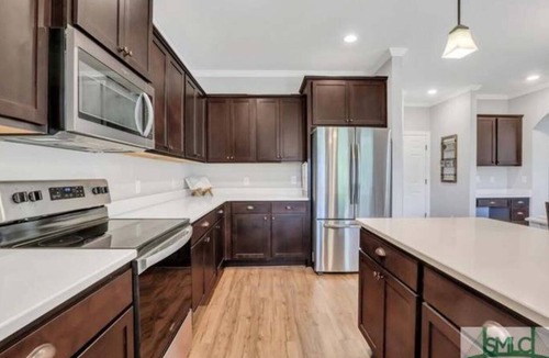 Eden House | Beautiful Luxury Home with a Country Twist/Spacious home with Half an acre!