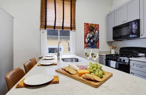 Mid-City House | Beautiful Mid-City Masterpiece | Near Street Car