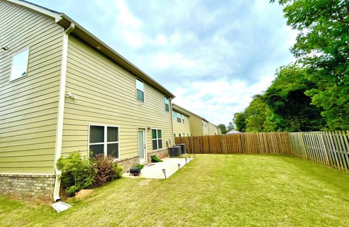 Lovejoy House | Beautiful New Cozy Home in a Gated Community
