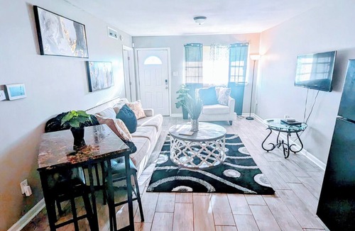 Mid City North Apartment | Beautiful One Bedroom Rental Unit with Free Parking