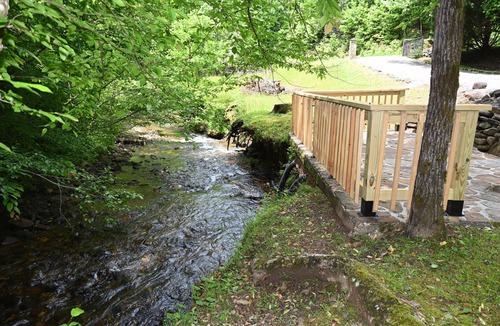 Hayesville House | Beautiful Private Lodge located directly on Tusquittee Creek