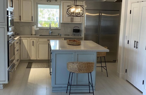 Twin Lakes House | Beautiful updated stilted home makes for a super getaway.