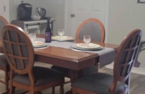 Forest City House | BEAUTIFUL VACATION HOME 2-bedroom and 1 bathroom