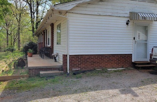 Forest City House | BEAUTIFUL VACATION HOME 2-bedroom and 1 bathroom