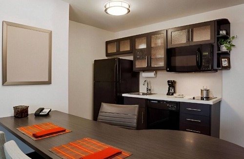 Gwinnett Place House | Beautifully Designed Suite! W/ BBQ Facilities
