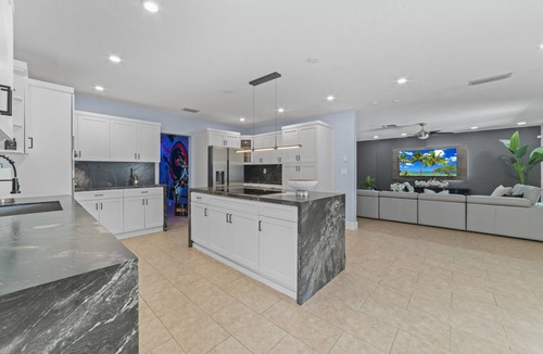 Miami Gardens House | Beauty Residence: Playground, Arcade & Heated Pool