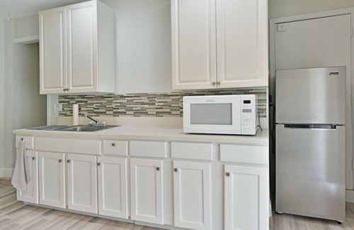 Wellington House | Bedroom and bathroom, perfect for solo traveler!