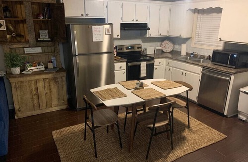 Lexington Villa | Beech Lake Retreat - Walk to lake amenities