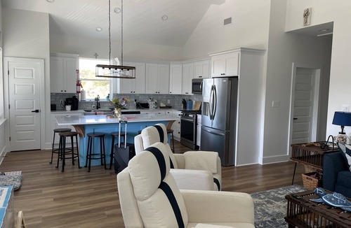 Pass Christian House | Best beach town. Walk to restaurants and shops. Pets welcome.