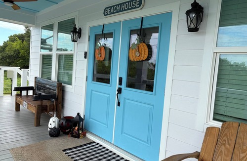Pass Christian House | Best beach town. Walk to restaurants and shops. Pets welcome.