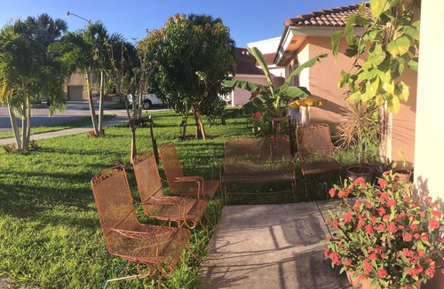 Homestead House | Best location to explore Everglades & the Florida Keys. Beautiful private home.