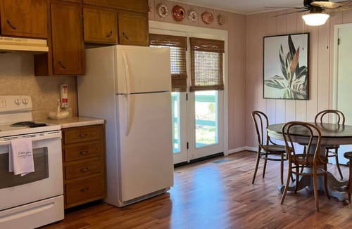 Oneonta House | Betty's Place Charming 2-bedroom house in Oneonta with WiFi Close to Restaurants