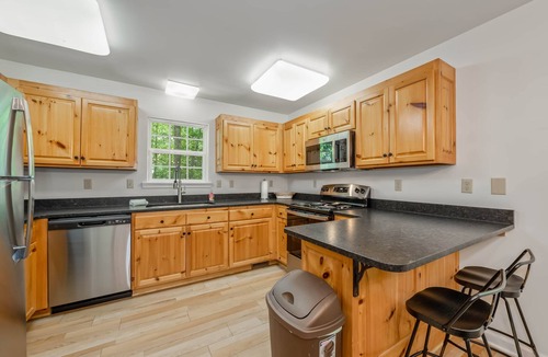 Mentone House | BIG-3BR/3BA+HotTub+Game Room+FirePit+Great Location