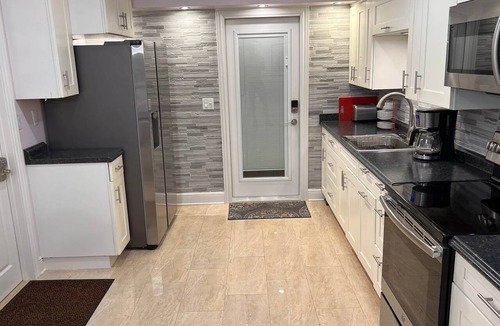 Wilton Manors House | Billy's Resort -Men only-Clothing optional-Secluded Bungalow