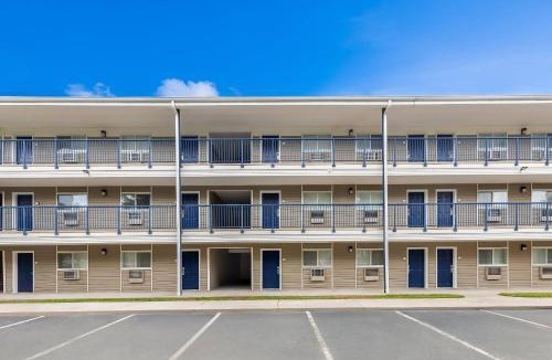 Lakeland Hotel | Birch Hill Suites - Lakeland