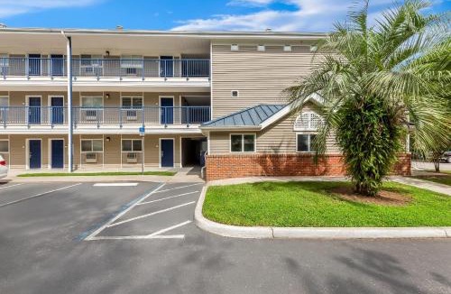 Lakeland Hotel | Birch Hill Suites - Lakeland