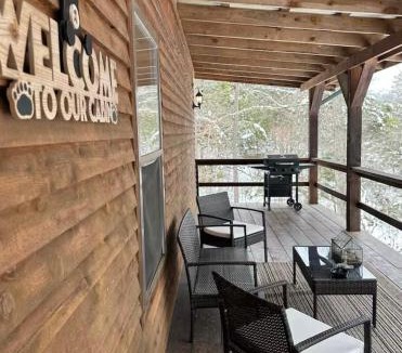 Eureka Springs House | Black Bear Cabin - Giant Spa Tub, Peaceful Location