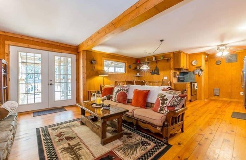 Helen House | BLACK BEAR CREEK CABIN | DOWNTOWN HELEN