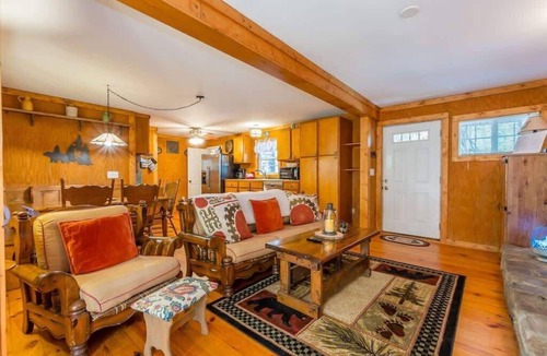 Helen House | BLACK BEAR CREEK CABIN | DOWNTOWN HELEN