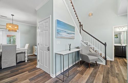 Avalon Beach Estates House | Blanc Bao With Pool And Pickleball