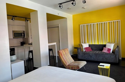 South of Fifth Apartment | Blanc Kara - Adults Only